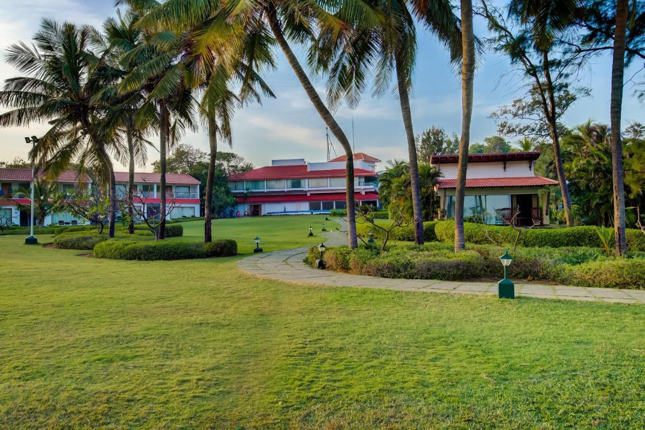 Radisson Blu Resort Temple Bay Mamallapuram Екстер'єр фото The Royal Thai Navy Headquarters