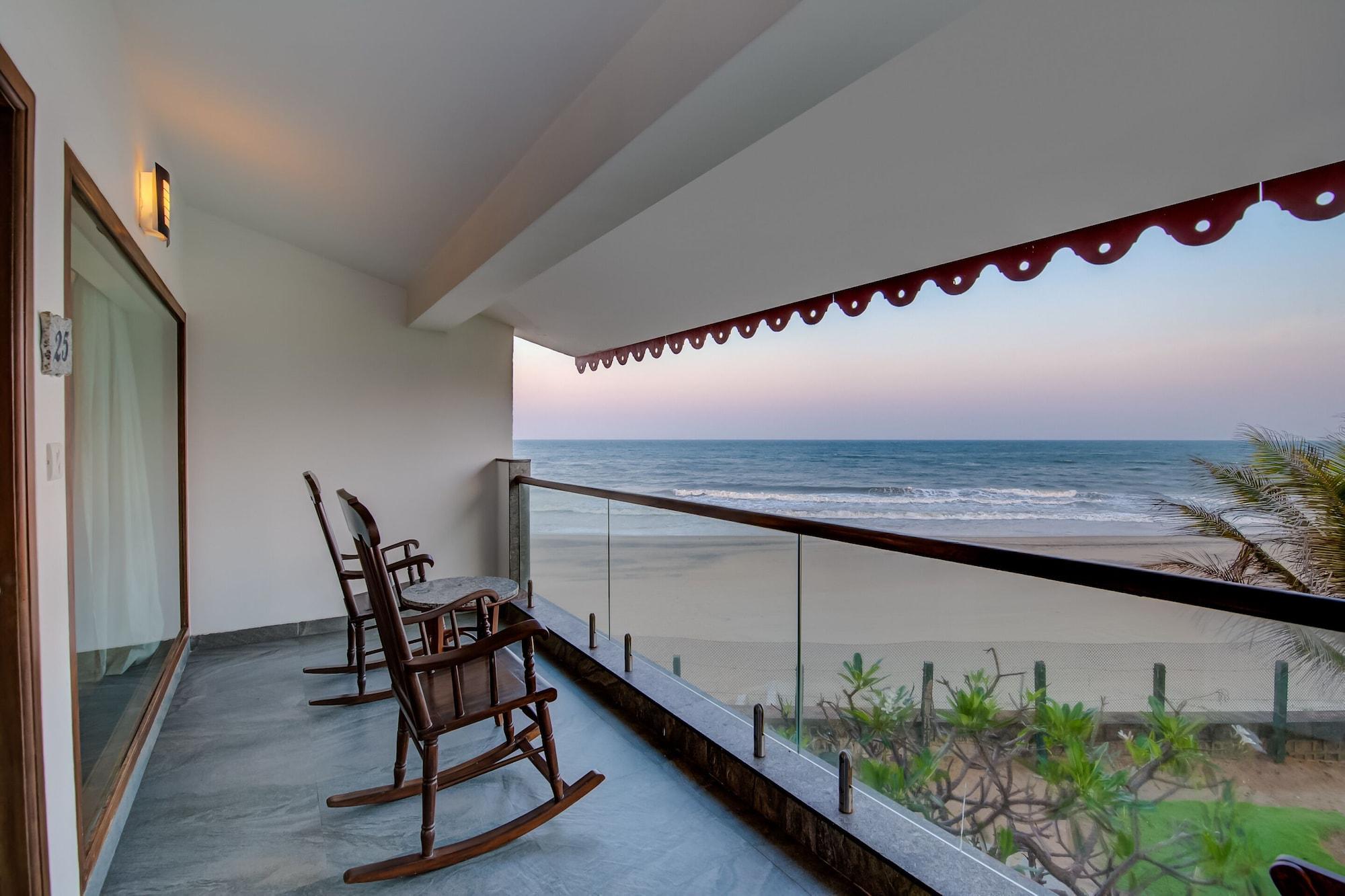 Radisson Blu Resort Temple Bay Mamallapuram Екстер'єр фото A balcony in a hotel
