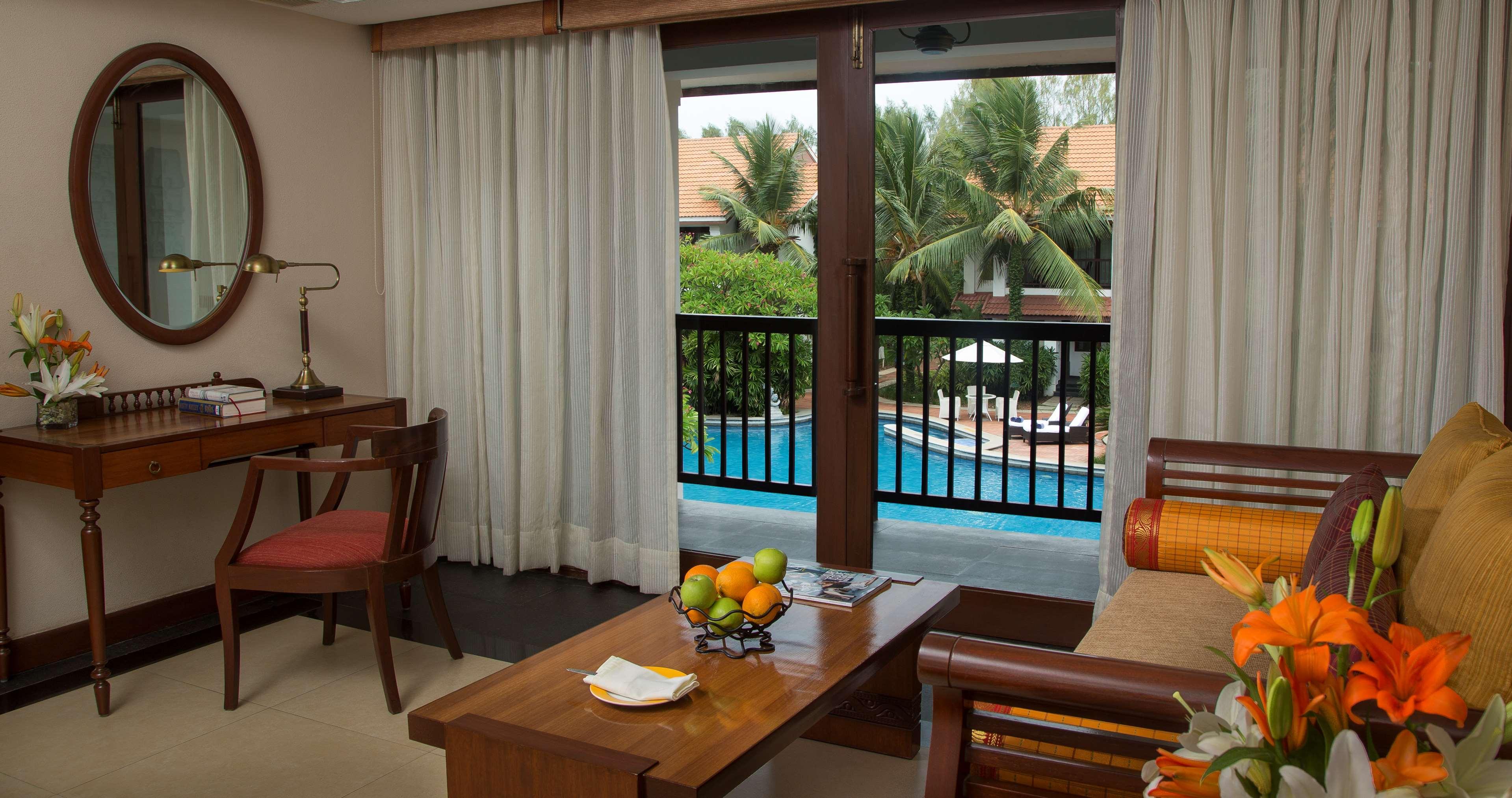 Radisson Blu Resort Temple Bay Mamallapuram Екстер'єр фото A room at the resort