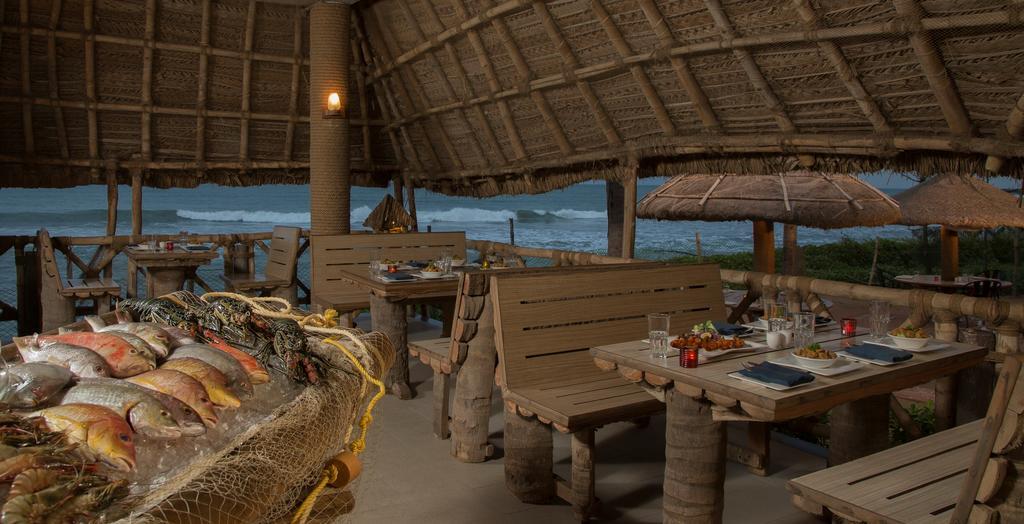 Radisson Blu Resort Temple Bay Mamallapuram Екстер'єр фото The interior of the restaurant