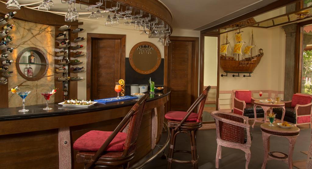 Radisson Blu Resort Temple Bay Mamallapuram Екстер'єр фото The bar at the hotel